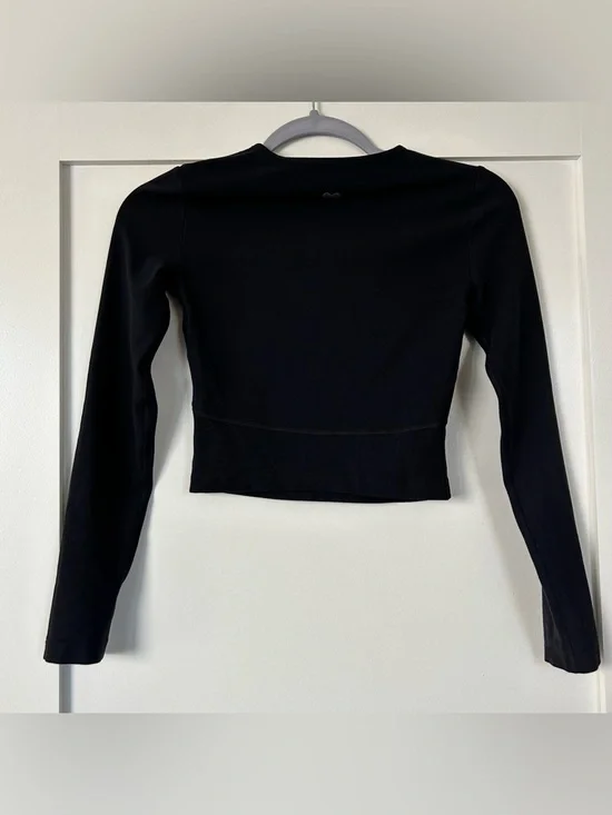Aritzia TnAction TnaBUTTER™ Bound Longsleeve Black Size Extra Small - Picture 8 of 9